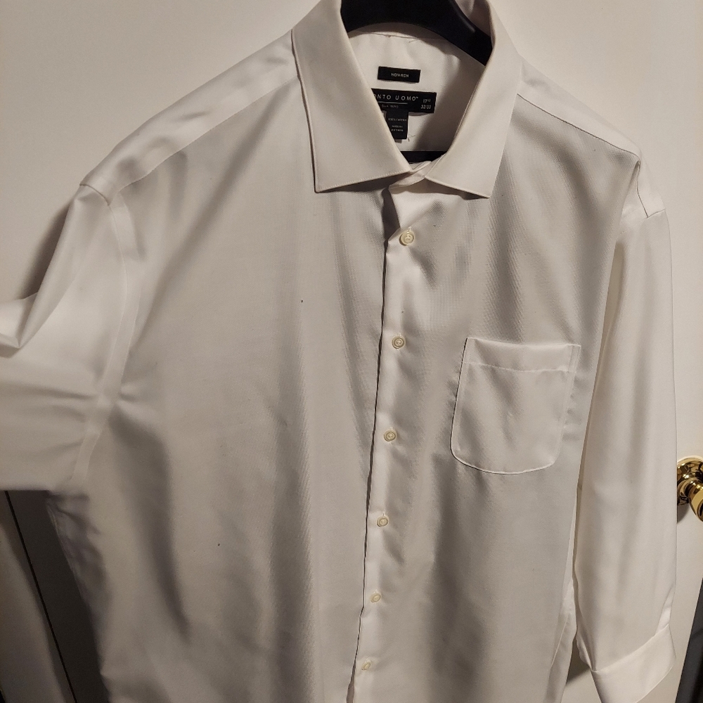 Men's Warehouse-Pronto Uomo wool suit. 44short, 38/30 pants, shirt 17 1/2- 32/33 - Picture 6 of 8
